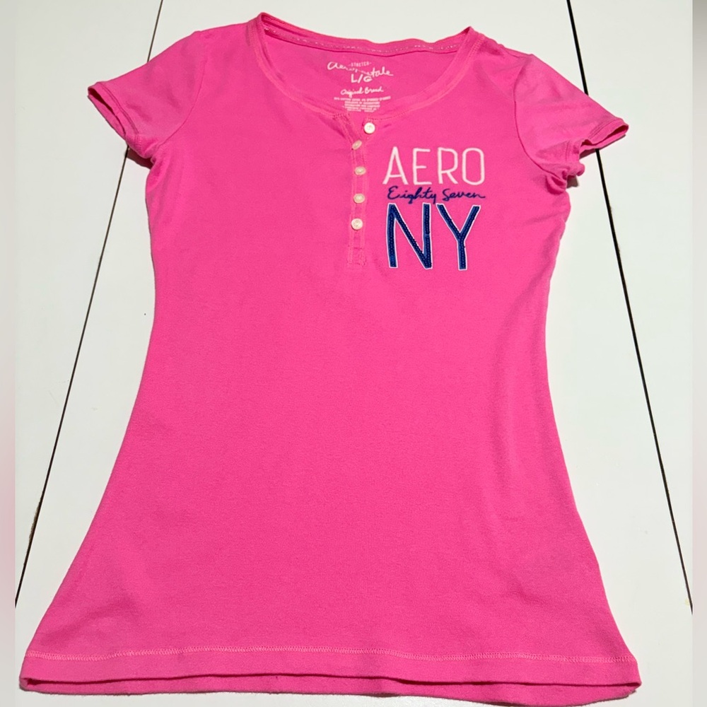 Aeropostale y2k Hot Pink Henley Top w Blue White Graphic Logo & Button Placket